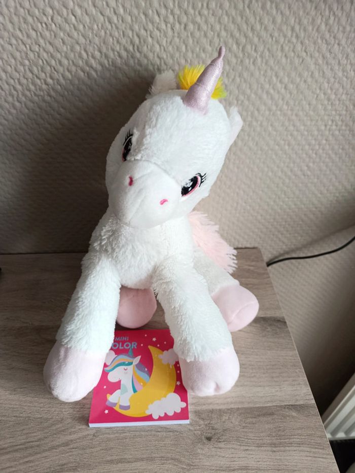 Peluche licorne avec carnet de coloriage licorne - photo numéro 2