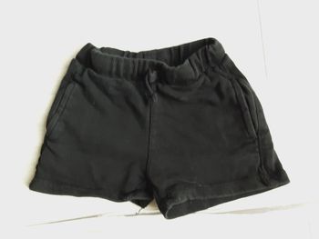 Vêtement bébé garçon short noir Zara 2 ans