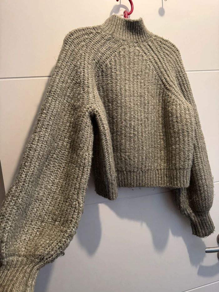 Pull en maille kaki Bershka - photo numéro 3