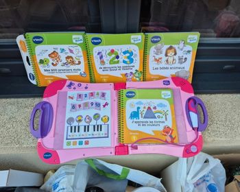 MagiBook Starter Pack Rose, Lecteur Interactif de Livres Éducatifs, Système d'apprentissage de la Lecture Tactile