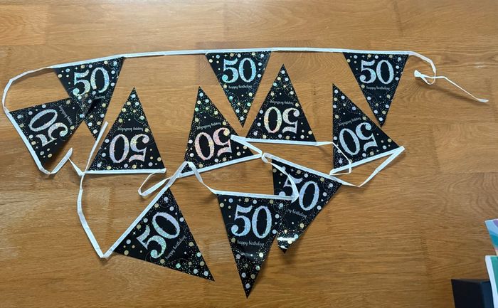 Lot de 2 guirlandes joyeux anniversaire et 50 ans - photo numéro 2