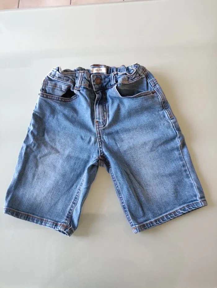 Short slim pour garçon, 
taille 10 ans, 
marque Kiabi. - photo numéro 2