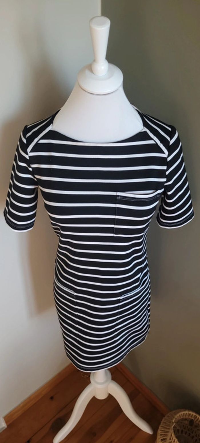 Jolie robe marinière Taille S Camaïeu Parfait état - photo numéro 3