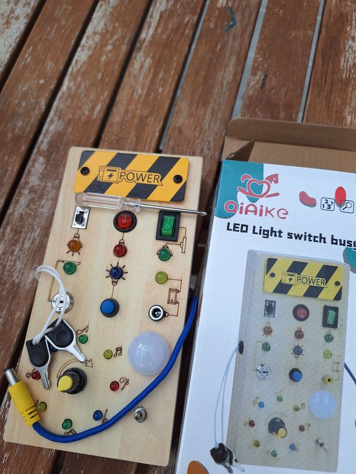 Jeu d'interrupteurs en bois