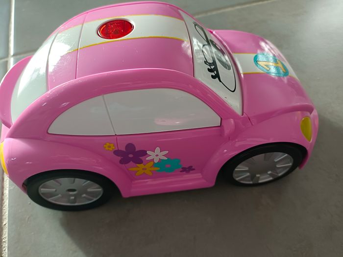 Voiture télécommandée Volkswagen rose - photo numéro 10