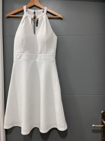 Robe blanche patineuse choker mosquitos T38
