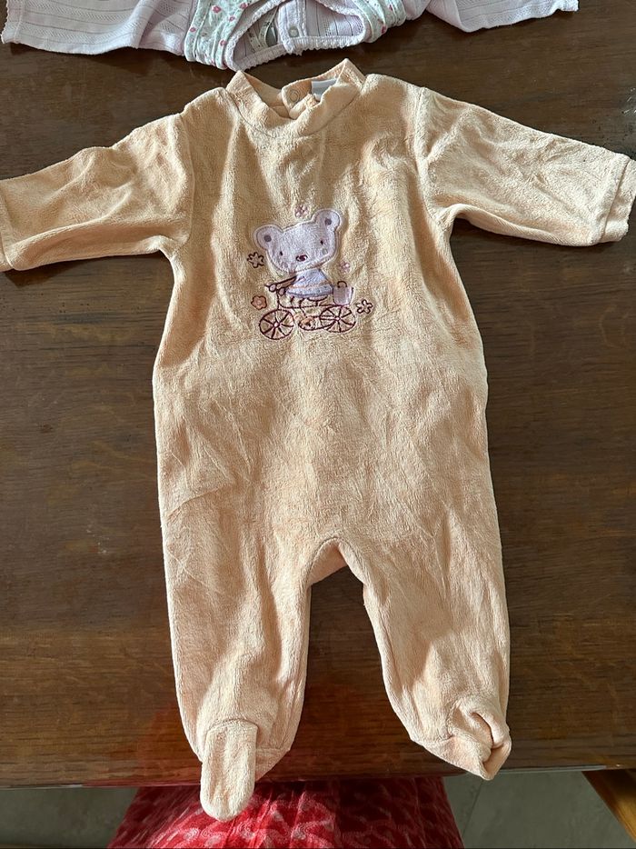 Lot 6 pyjamas velours 3 mois - photo numéro 4