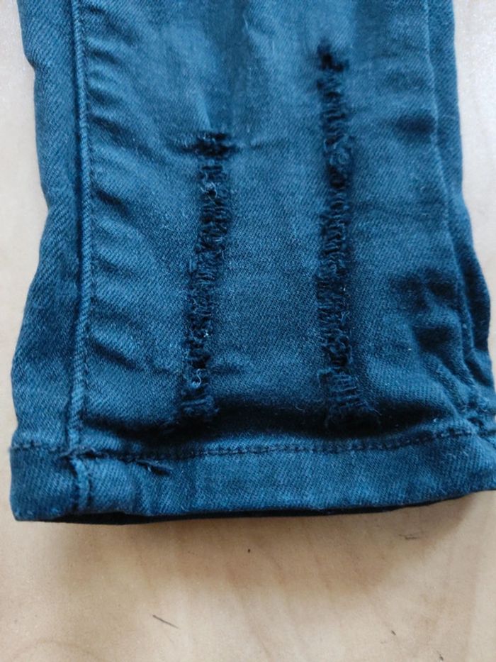 Jean slim noir taille 40 offert - photo numéro 4