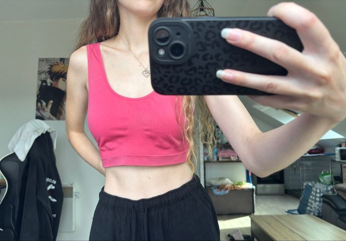 Brassière de sport rose très bon état - photo numéro 3