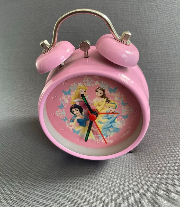 Petit réveil Disney Les Princesses rose - photo numéro 6