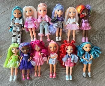 Lots 12 Rainbow high Little