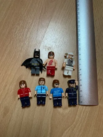 Figurines