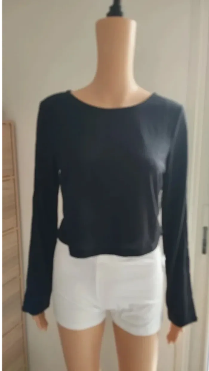 Tee-shirt manches longues noir taille l Ardene manches avec ouvertures - photo numéro 3