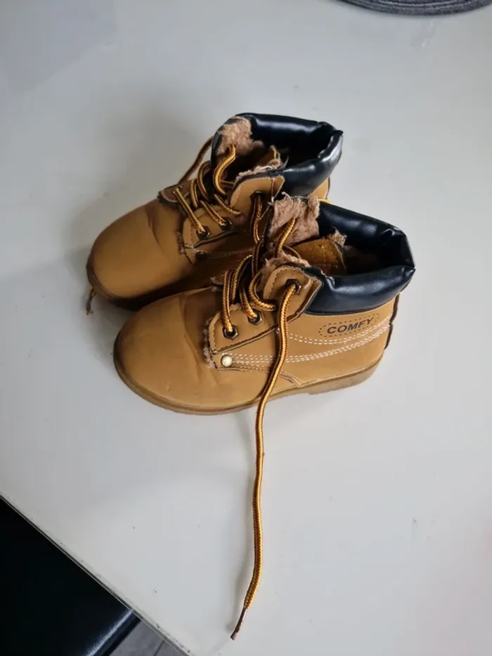 Chaussures montante fourrée 28