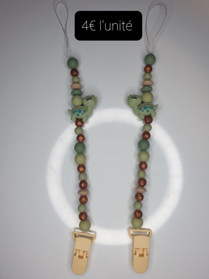 Attache tetine dino - photo numéro 3