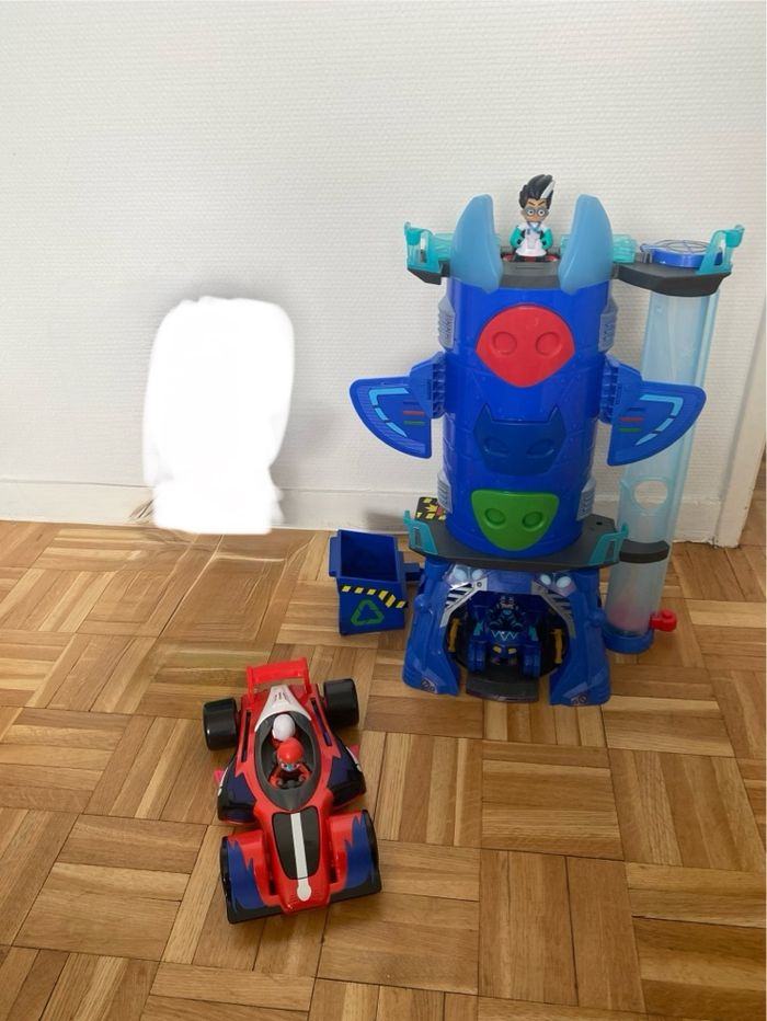 Quartier général + voiture de course flashcar Pyjamasques