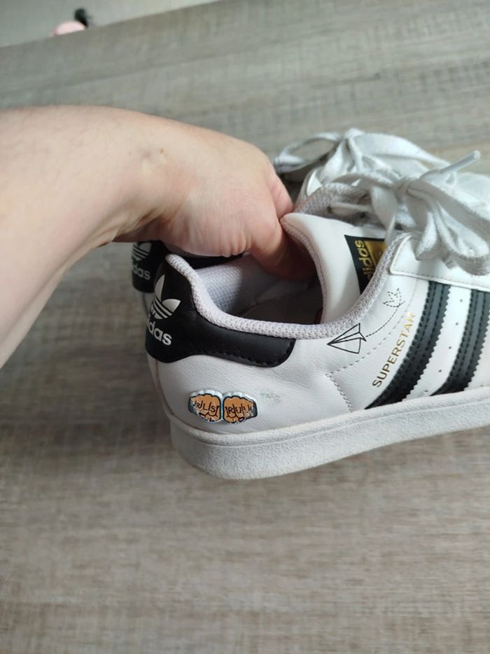 Adidas Superstar pointure 35.5 - photo numéro 2