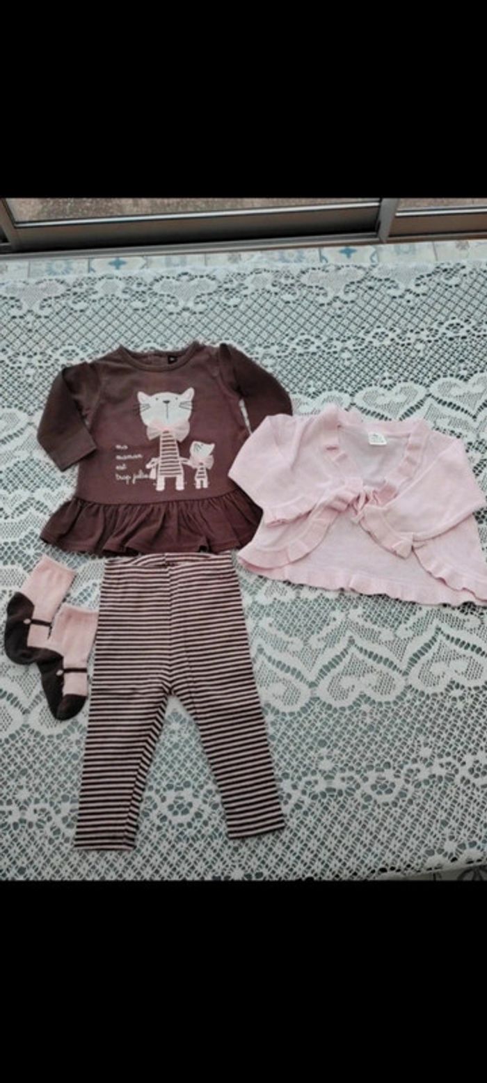 🩷Ensemble legging, pull, chaussettes et gilet 6 mois