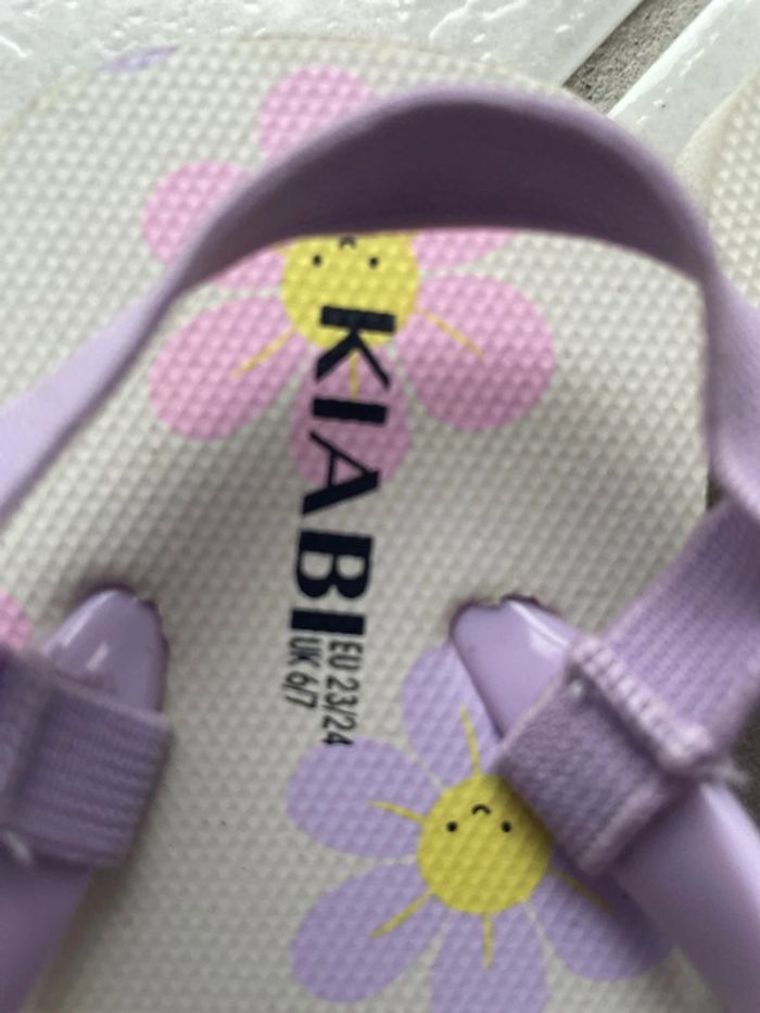Tongs fille taille 23/24 kiabi - photo numéro 2