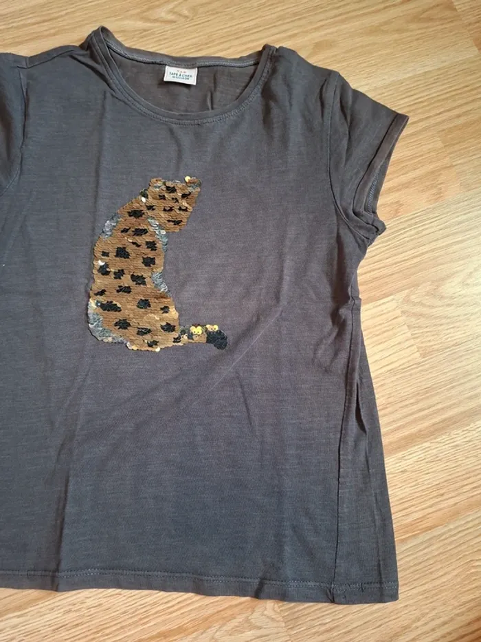 Tee-shirt gris à sequins - photo numéro 3