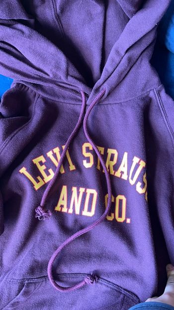 Sweat Levi’s xs
