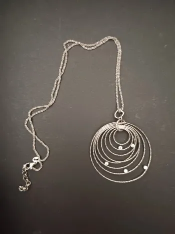 Collier en argent rhodié et zircon