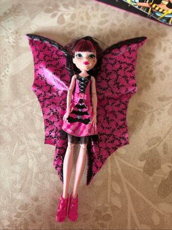 Poupée monster high draculaura
