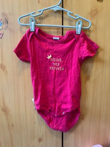 Bodys manches courtes.