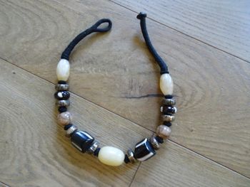 Collier grosses perles offert