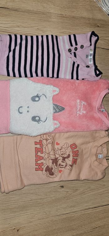 3 pulls fille taille 6 mois