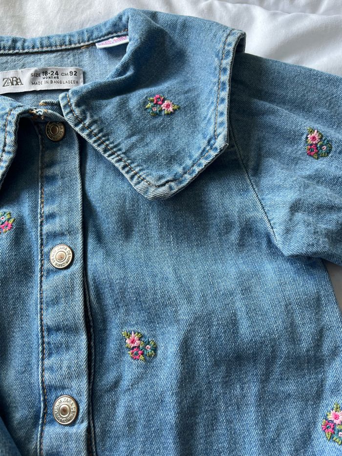 Lot 2 robes jeans Zara 18-24 mois - photo numéro 3