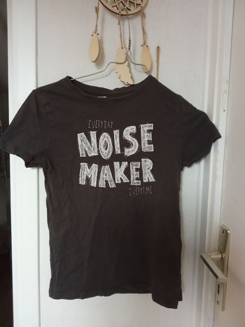 Tee shirt garçon gris foncé marque Kiabi