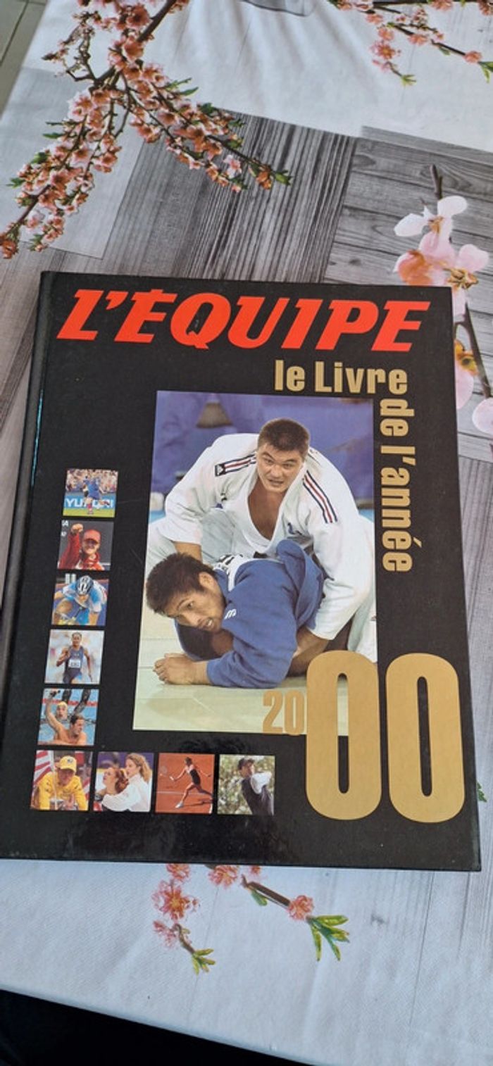 L'equipe , le livre de l'annee 2000 - photo numéro 1