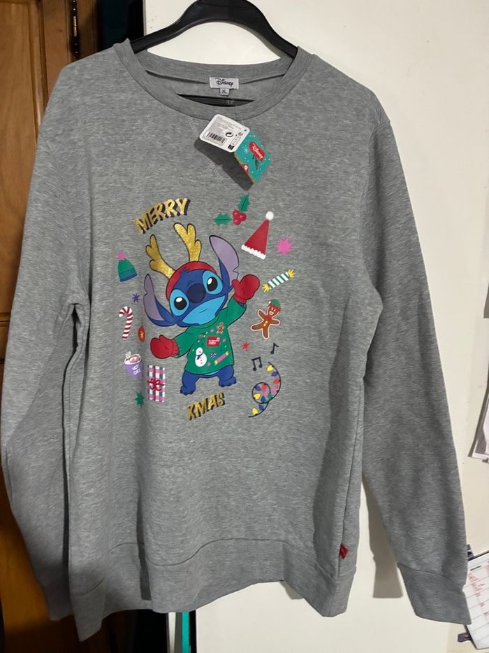 Sweat-shirt stitch Noël - photo numéro 3