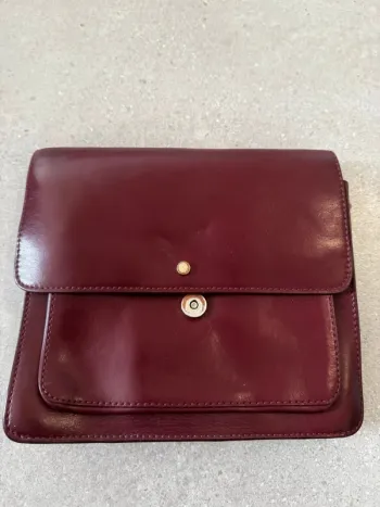 Sac à bandoulière bordeaux Petite Mendigote paris