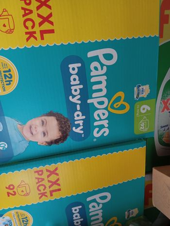 Couches Pampers grand format taille 6