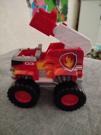 Véhicule  rescue  wheels  Marcus pat patrouille. Très bon état