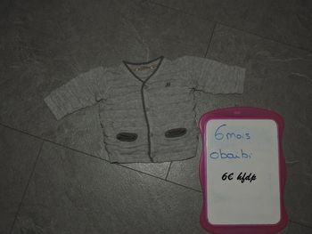 gilet obaïbi taille 6 mois