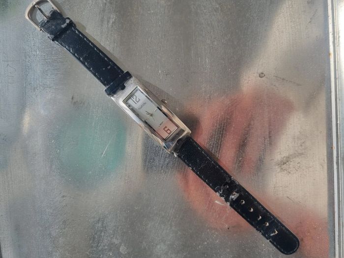 Montre vintage noir - photo numéro 7
