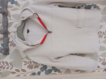 sweat à capuche garççon taille 12 ans