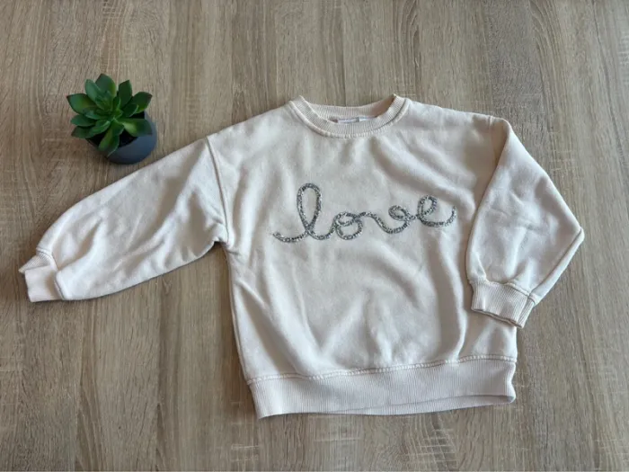 Sweet inscription « Love »