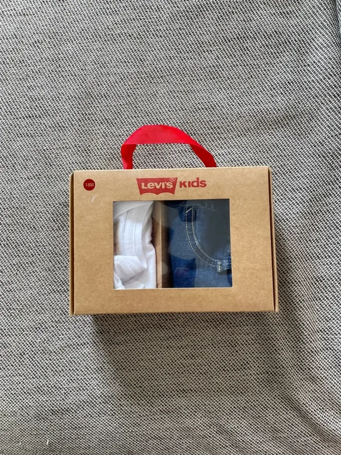 Coffret cadeau Lévis 18 mois