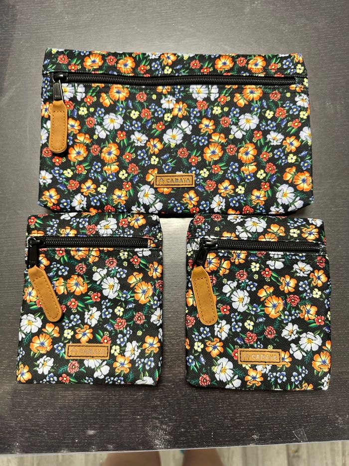 Pochette Cabaïa fleurs + 2 pochette latérales assorties