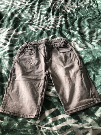 Short jeans