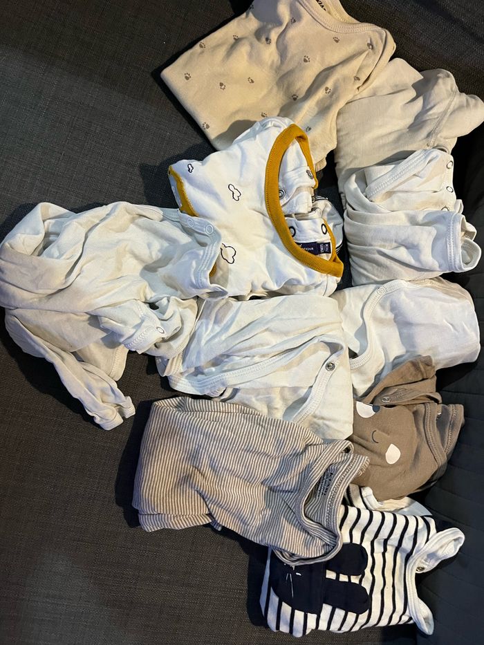 Lot 12 mois 122 pièces - photo numéro 10