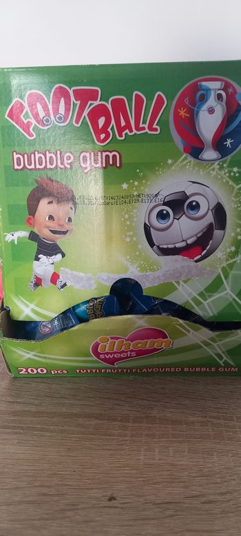 Boîtes boules chewing gum football