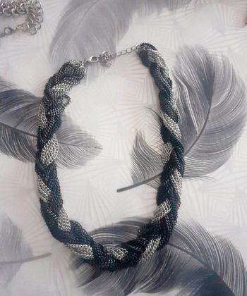 Collier ras de cou perles tressées