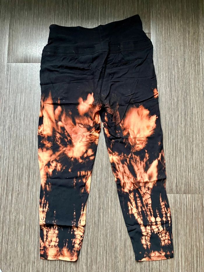 Upcycling - pantalon maternité léger psychédélique tie and dye - photo numéro 6