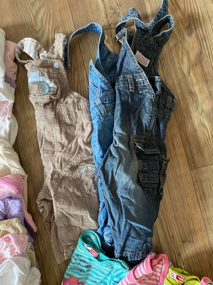 Lot 51 vêtements fille T6 mois - photo numéro 4