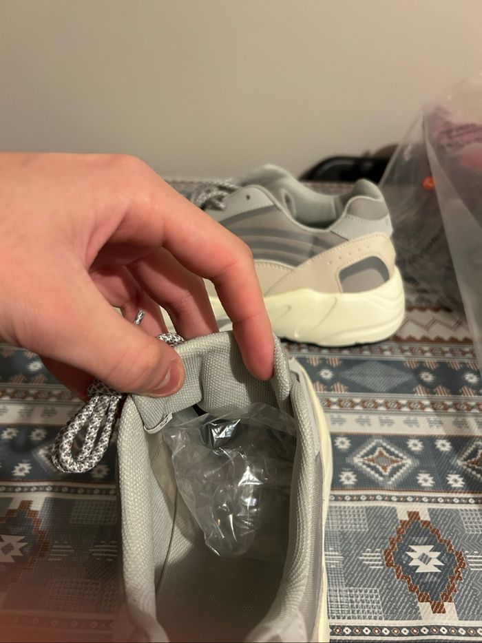 Yeezy 700 v2 - photo numéro 3